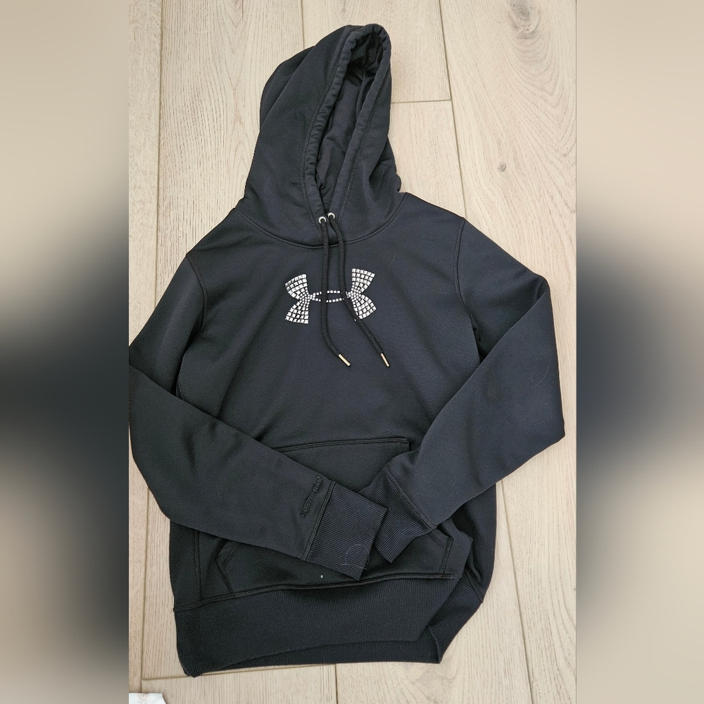 Under Armour Black Pullover Hoodie with Iconic Logo
